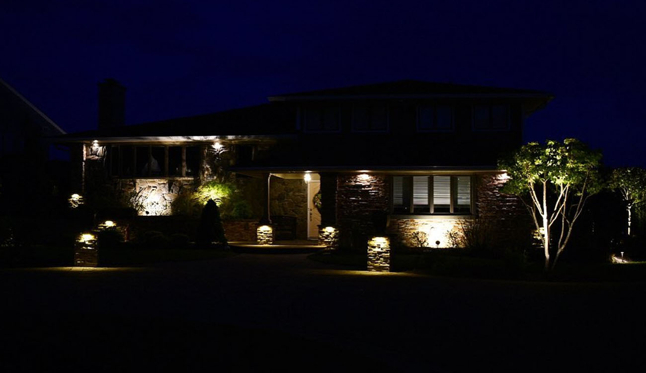 How to Save Money With Energy Efficient Outdoor Lighting Systems 3 Nitelite How to Save Money With Energy Efficient Outdoor Lighting c1